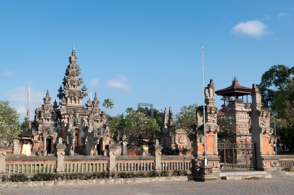 mobil-sewa-bali-di-denpasar