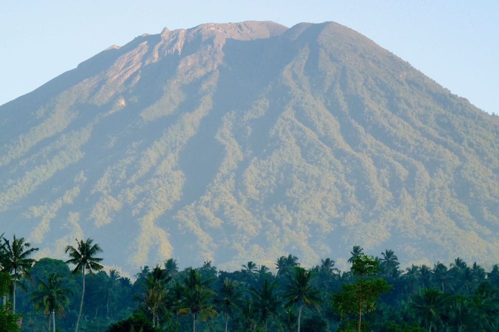 mendaki gunung di bali
